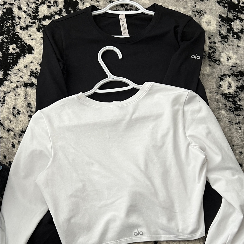 ALO alosoft Finesse long sleeve 2 shirt bundle